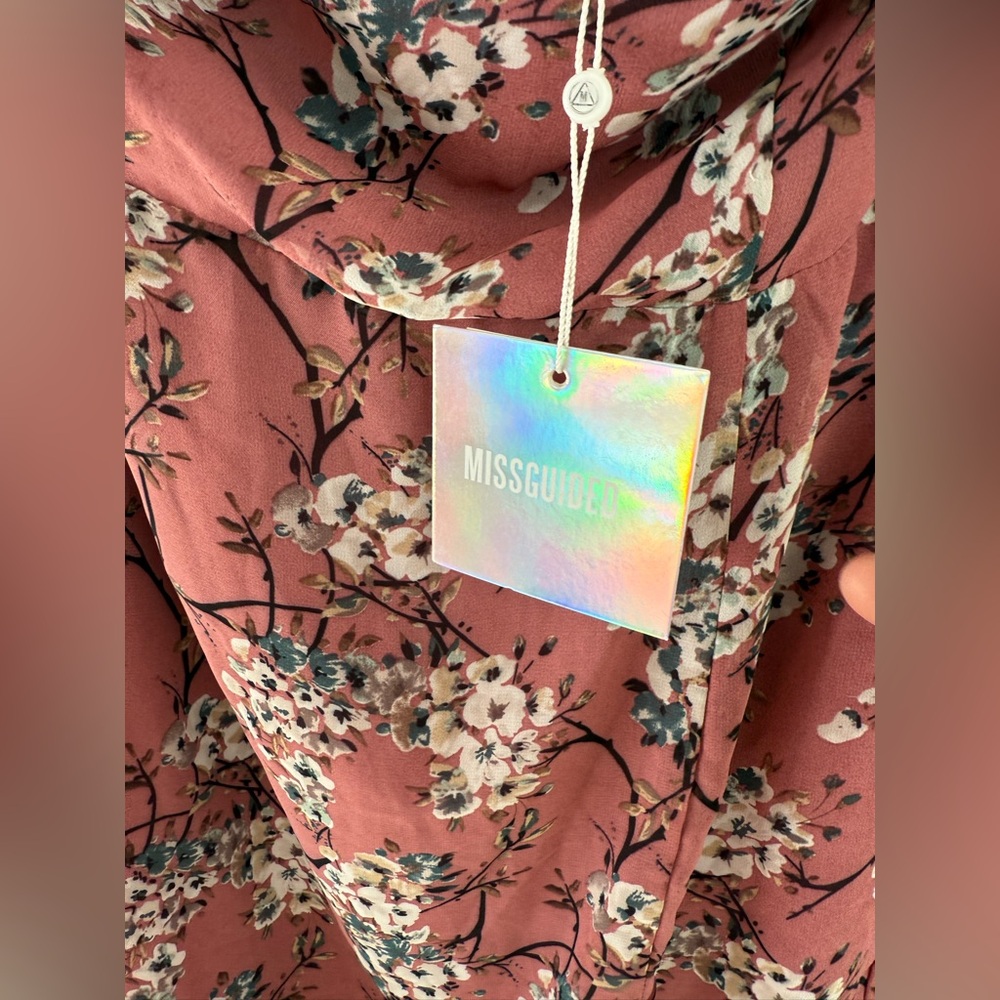 Missguided Floral Pink Dress with off the shoulder details: M - Picture 9 of 10